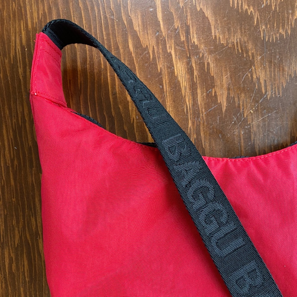 BAGGU small crescent bag -- candy apple